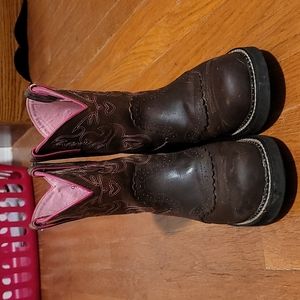 Brown Ariat Fatbaby cowboy boots, size 9B.